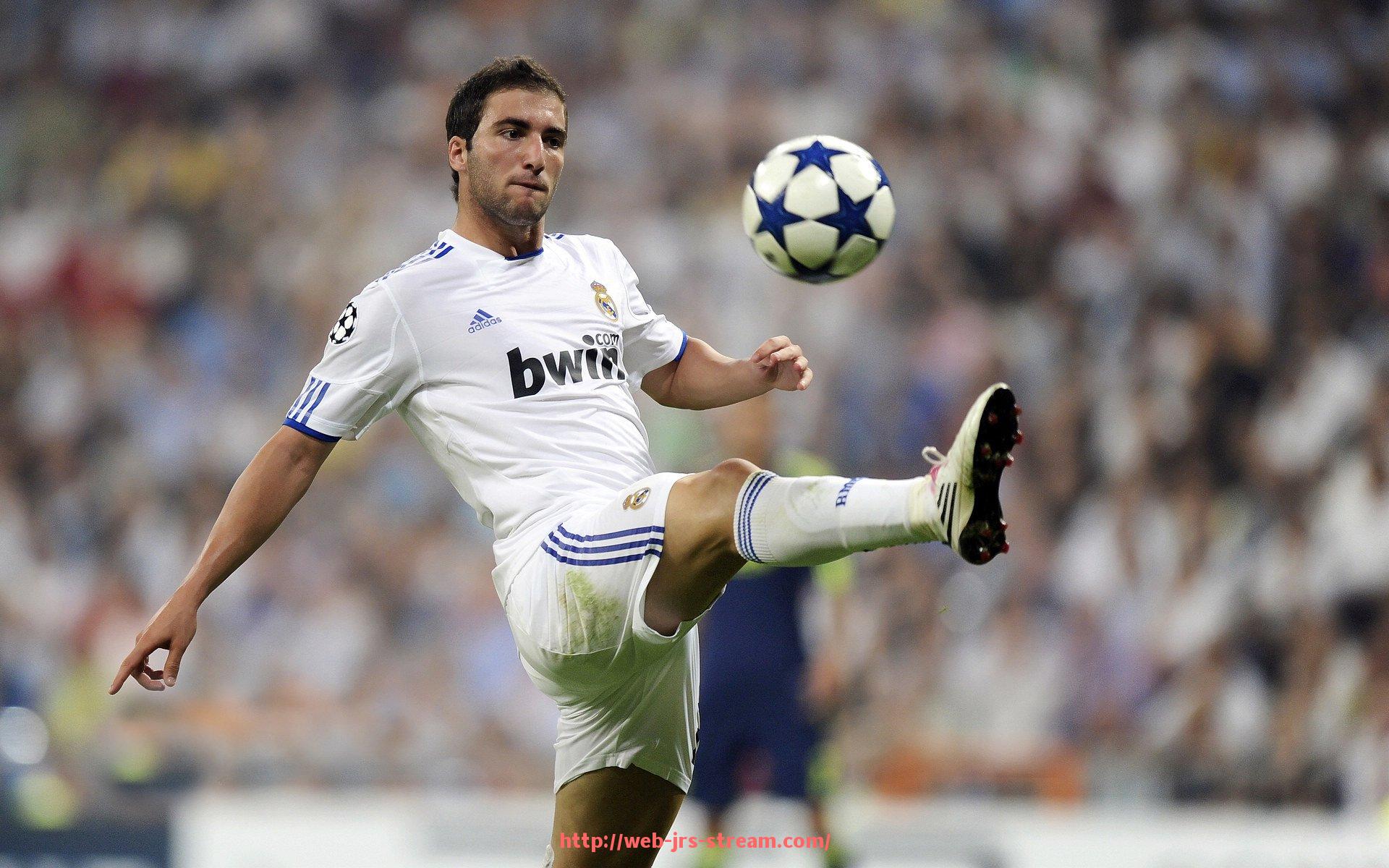 jrs直播-篮球战术板使用技巧与教练在暂停时传达信息的有效性分析